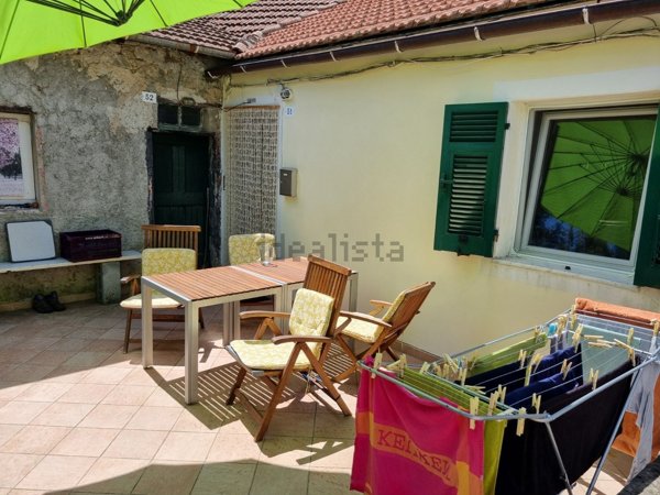 appartamento in vendita a Varese Ligure in zona Montale