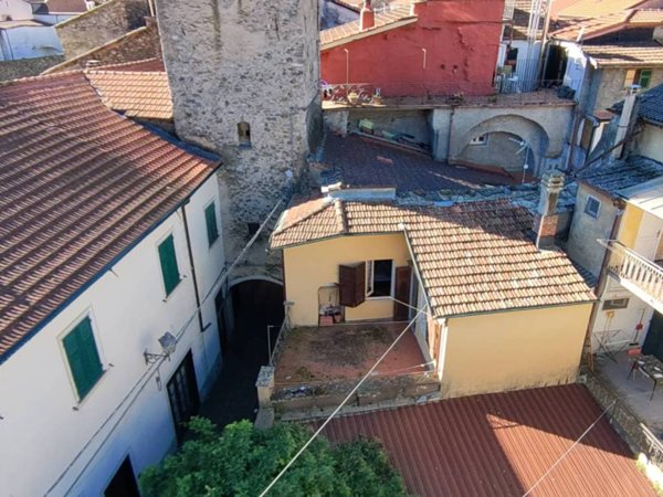 casa indipendente in vendita a Varese Ligure
