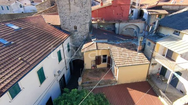 casa indipendente in vendita a Varese Ligure