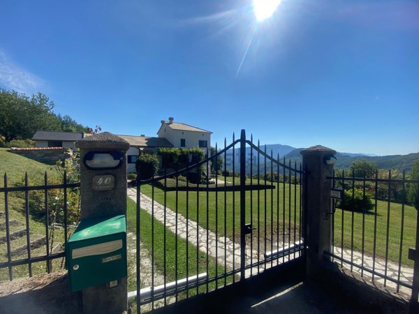 casa indipendente in vendita a Varese Ligure
