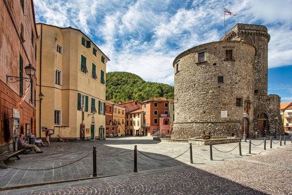 casa indipendente in vendita a Varese Ligure