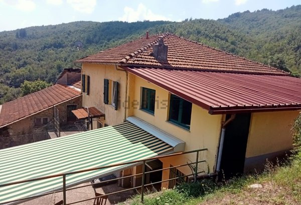 casa indipendente in vendita a Varese Ligure in zona Scurtabò