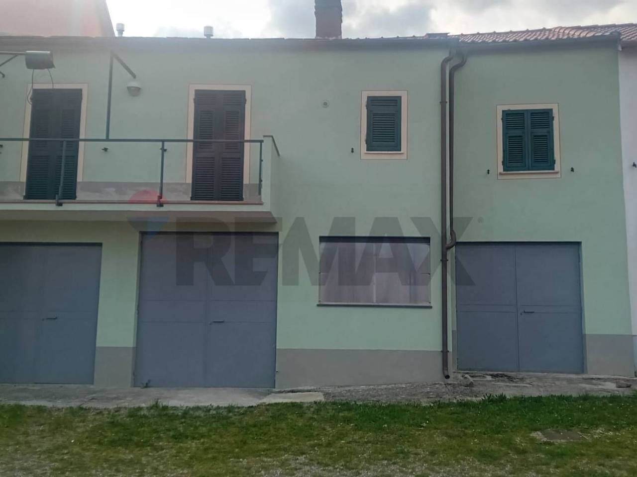 casa indipendente in vendita a Varese Ligure