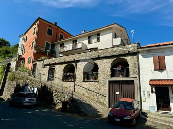appartamento in vendita a Varese Ligure in zona Comuneglia