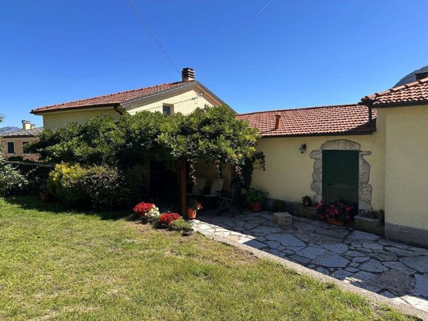 appartamento in vendita a Varese Ligure in zona Comuneglia