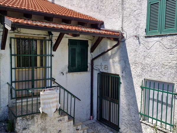 appartamento in vendita a Varese Ligure in zona Scurtabò
