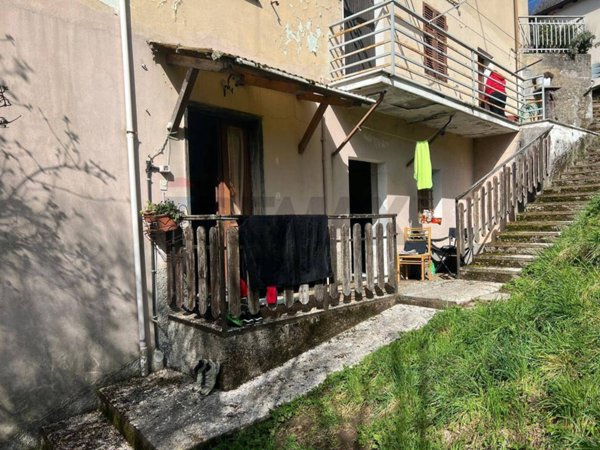 appartamento in vendita a Varese Ligure in zona Scurtabò