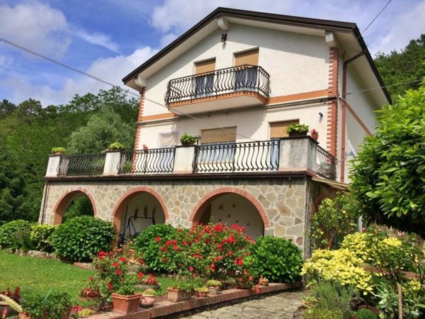 casa indipendente in vendita a Varese Ligure in zona Costola