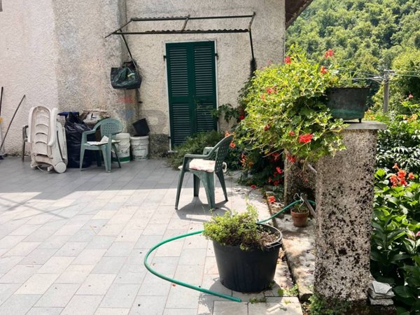 casa indipendente in vendita a Varese Ligure