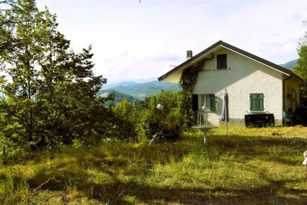 casa indipendente in vendita a Varese Ligure