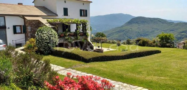 casa indipendente in vendita a Varese Ligure in zona Comuneglia