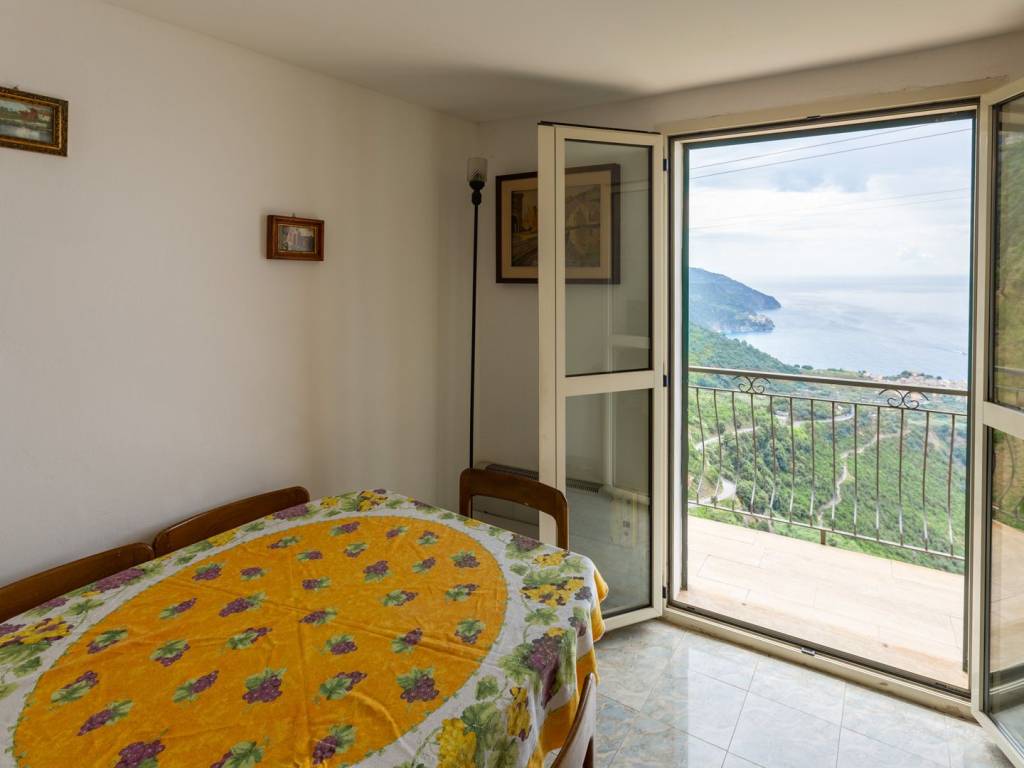 appartamento in vendita a Vernazza in zona Corniglia