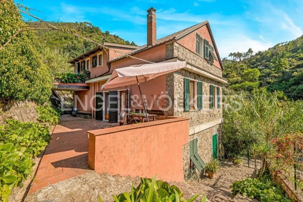 appartamento in vendita a Vernazza in zona Corniglia