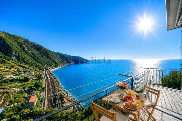 appartamento in vendita a Vernazza in zona Corniglia