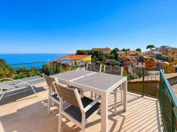 appartamento in vendita a Vernazza in zona Corniglia