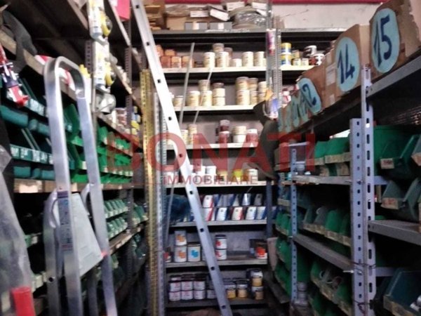 negozio in vendita a Vezzano Ligure in zona Prati