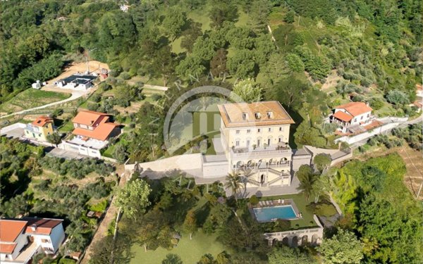 villa in vendita a Vezzano Ligure