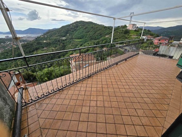 appartamento in vendita a Vezzano Ligure in zona Valeriano
