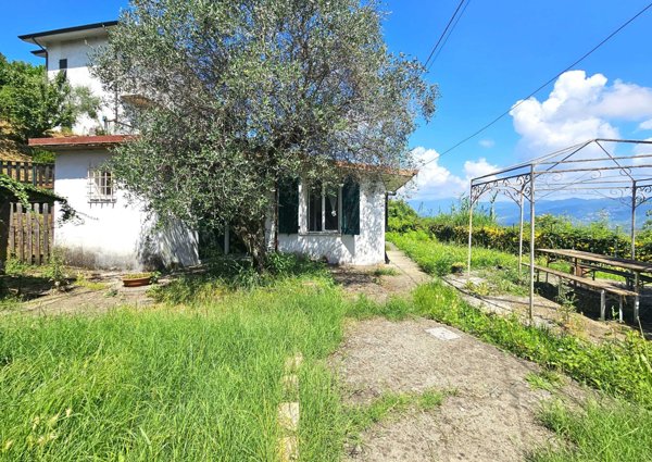 casa indipendente in vendita a Vezzano Ligure