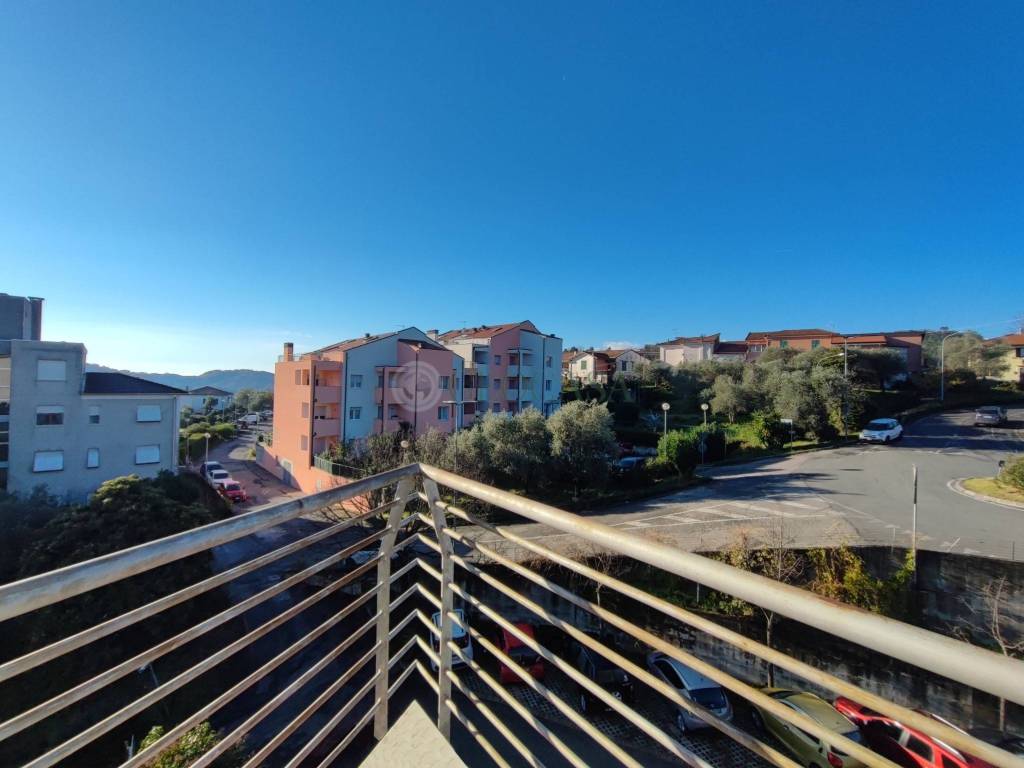 appartamento in vendita a Vezzano Ligure