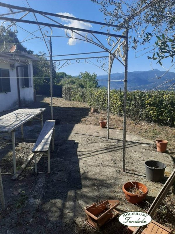 casa indipendente in vendita a Vezzano Ligure