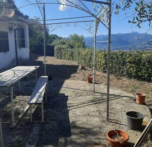casa indipendente in vendita a Vezzano Ligure