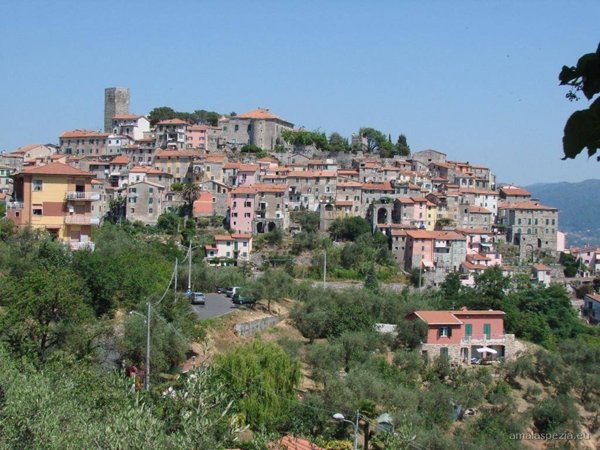 appartamento in vendita a Vezzano Ligure