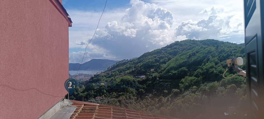 casa indipendente in vendita a Vezzano Ligure in zona Valeriano