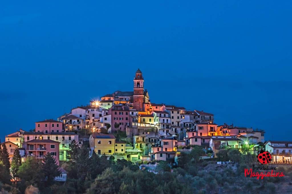 locale commerciale in vendita a Vezzano Ligure in zona Valeriano