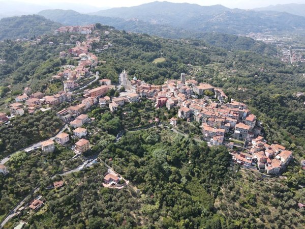 casa indipendente in vendita a Vezzano Ligure