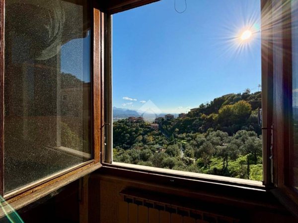 appartamento in vendita a Vezzano Ligure