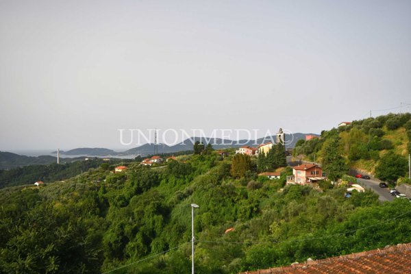 appartamento in vendita a Vezzano Ligure