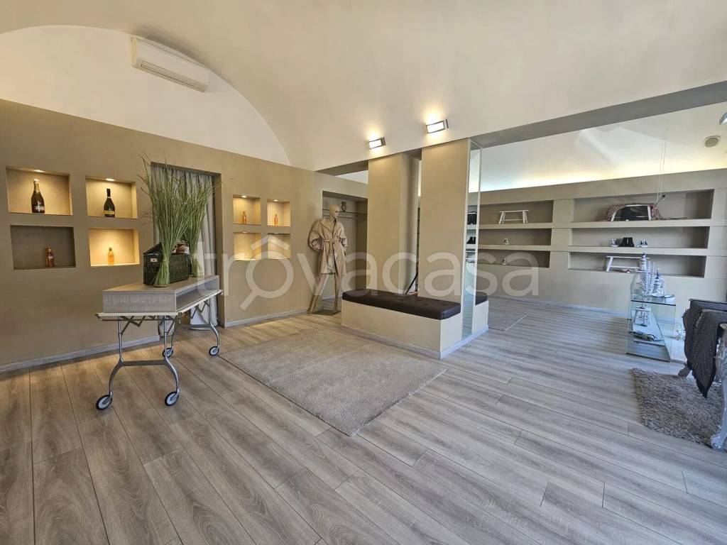 negozio in vendita a Vezzano Ligure in zona Prati