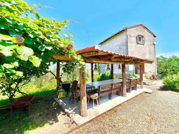casa indipendente in vendita a Vezzano Ligure
