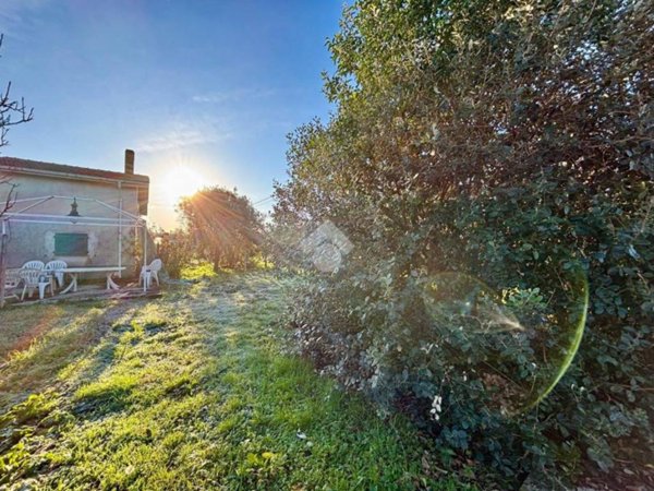 casa indipendente in vendita a Vezzano Ligure
