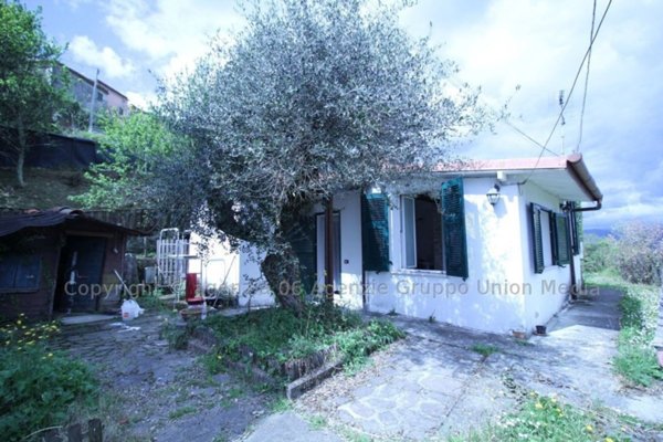 casa indipendente in vendita a Vezzano Ligure