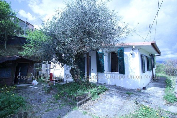 appartamento in vendita a Vezzano Ligure