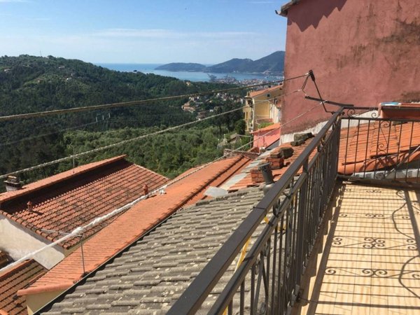 casa indipendente in vendita a Vezzano Ligure in zona Valeriano