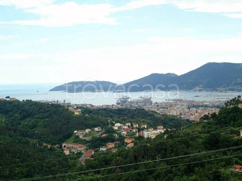 casa indipendente in vendita a Vezzano Ligure in zona Valeriano
