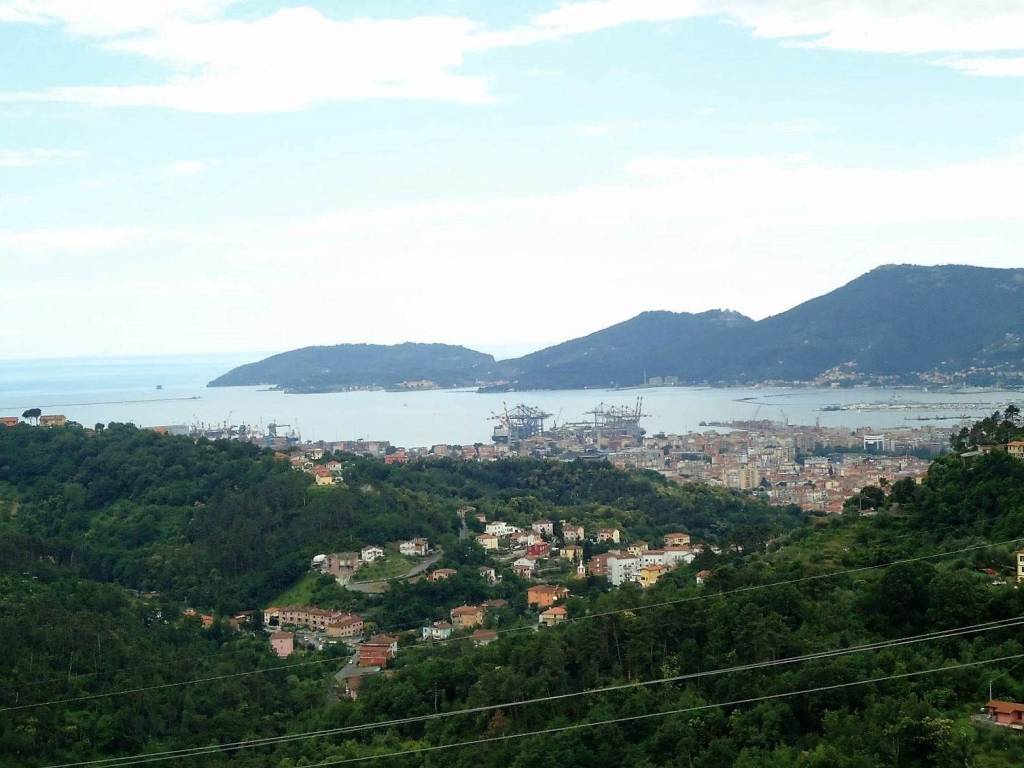 casa indipendente in vendita a Vezzano Ligure in zona Valeriano