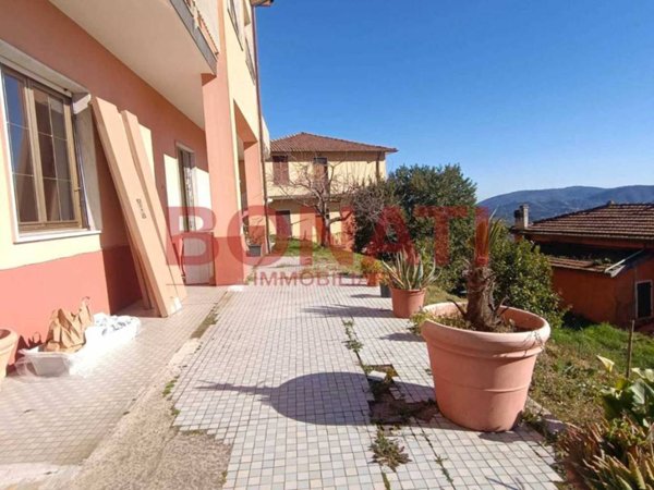 appartamento in vendita a Vezzano Ligure