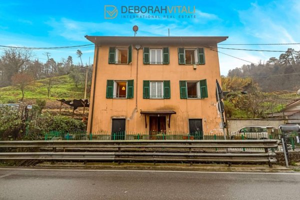 casa indipendente in vendita a Vezzano Ligure