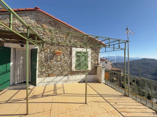 appartamento in vendita a Vezzano Ligure in zona Valeriano