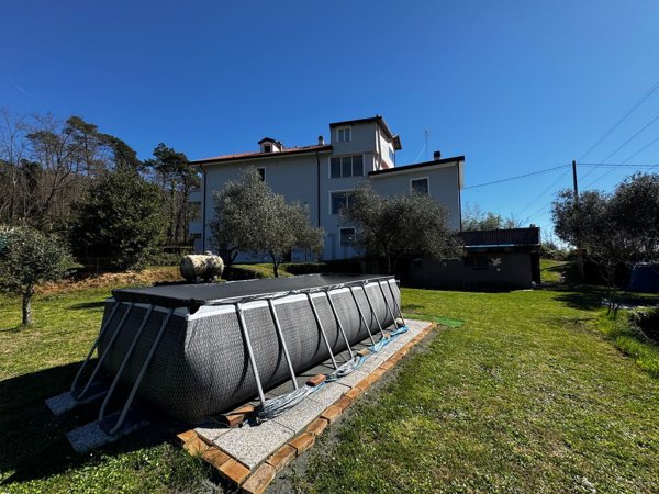 casa indipendente in vendita a Vezzano Ligure