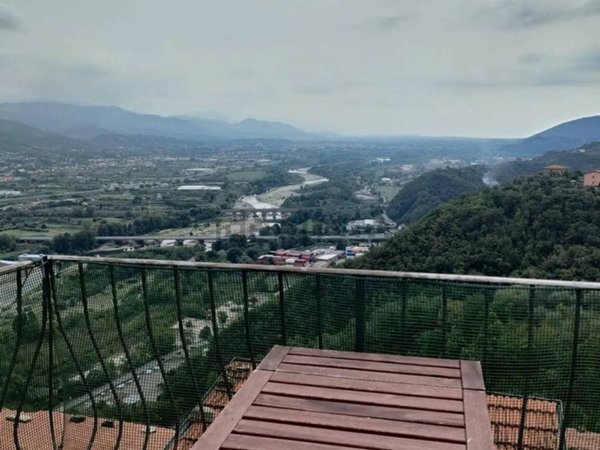 appartamento in vendita a Vezzano Ligure