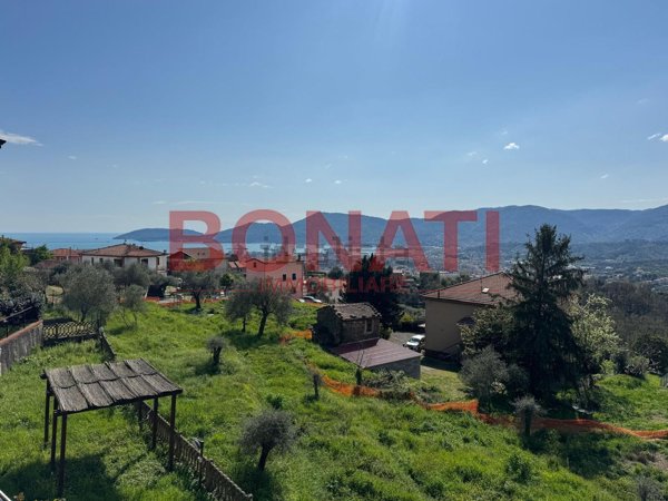casa indipendente in vendita a Vezzano Ligure