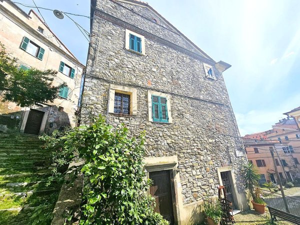 appartamento in vendita a Vezzano Ligure