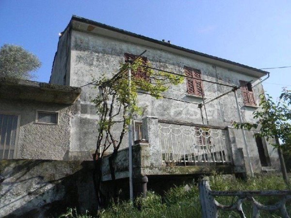 casa indipendente in vendita a Vezzano Ligure