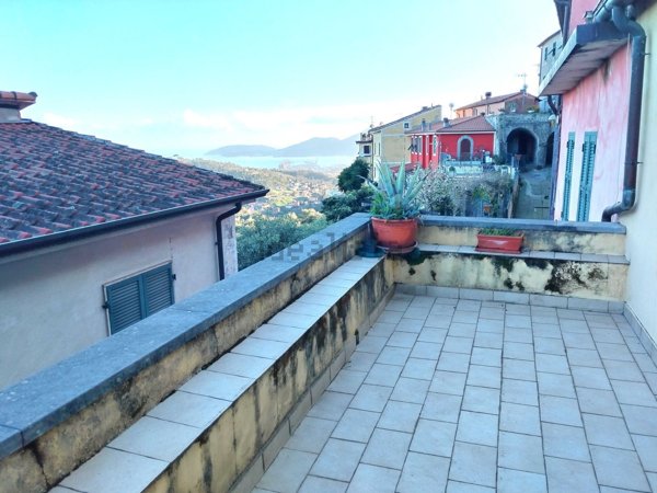 appartamento in vendita a Vezzano Ligure in zona Valeriano