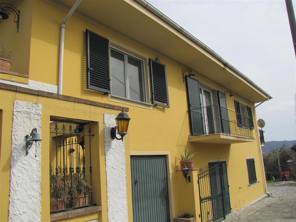 casa indipendente in vendita a Vezzano Ligure